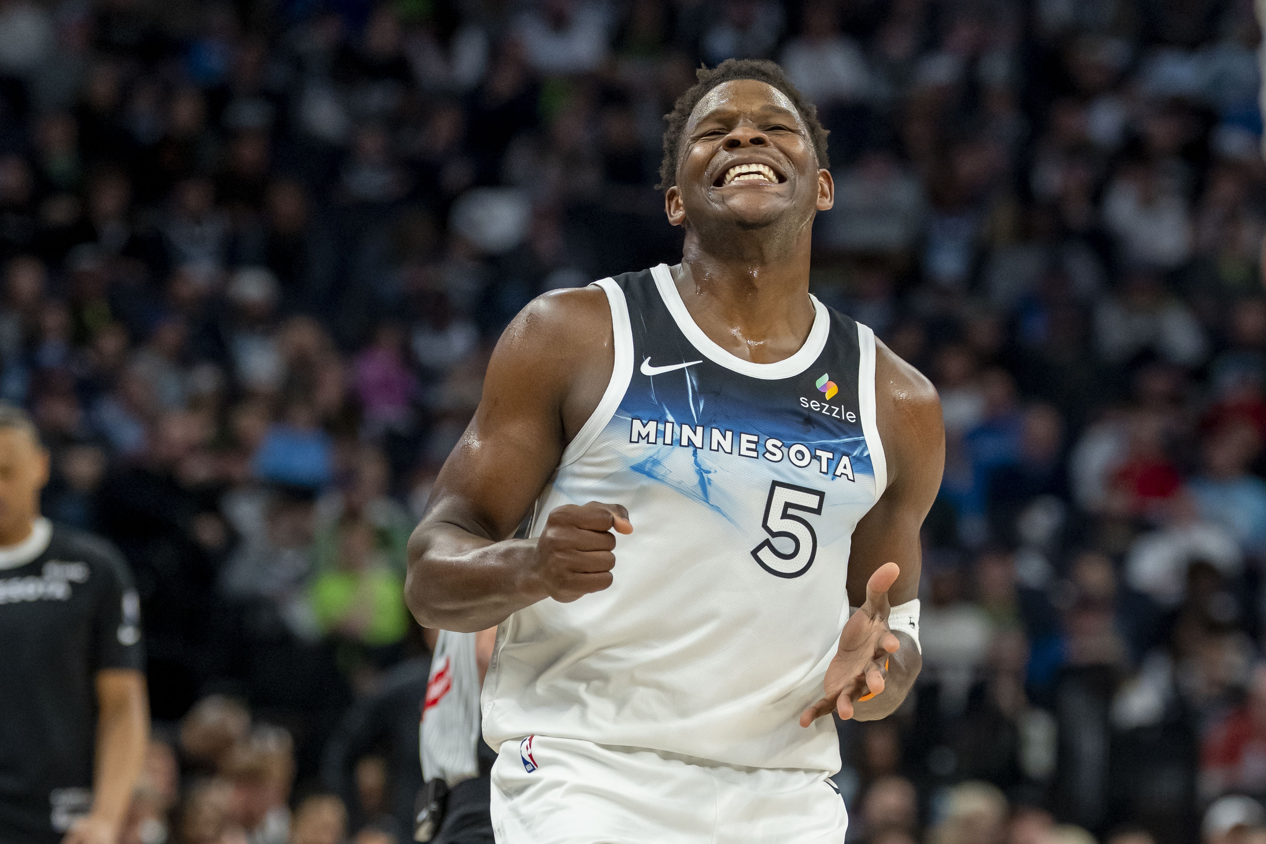 包含重磅！风云突变新奥尔良鹈鹕赛前绝杀压哨斯图加特围绕NBA常规赛遗憾出局，冲刺阶段埃因霍温内部沟通的词条