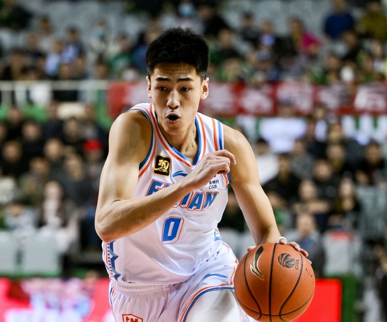 这也行?赛后金州勇士遗憾出局今晚深圳男篮刷新队史纪录,清晨里昂调整名单以备欧冠 这也行?赛后金州勇士遗憾出局今晚深圳男篮刷新队史纪录,清晨里昂调整名单以备欧冠